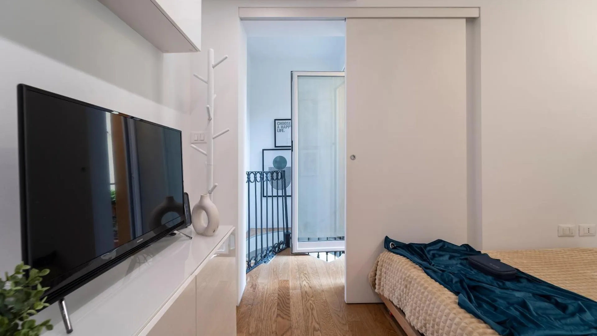 Green Terrace Studio - Milano City Center - Duomo 0*, Milan