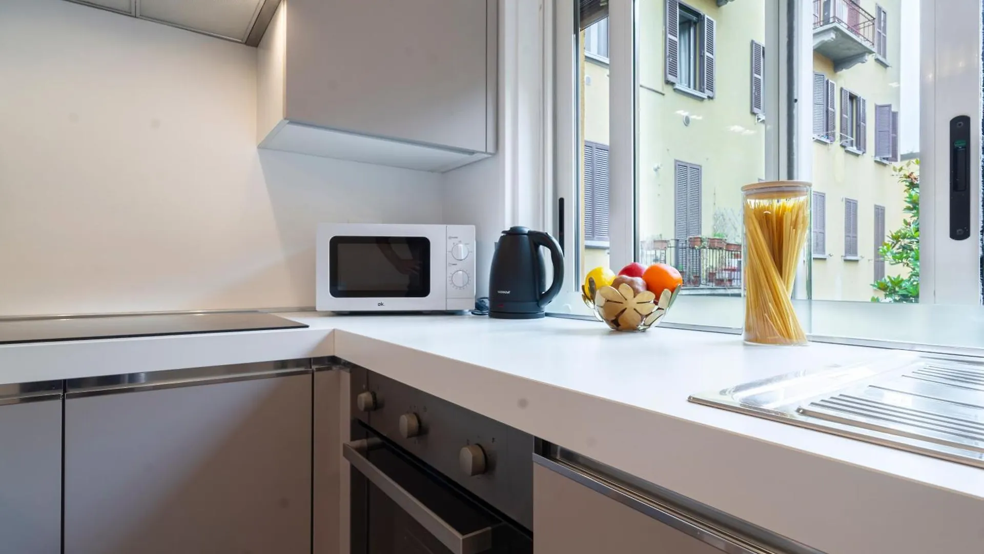Green Terrace Studio - Milano City Center - Duomo 0*, Milan Italy