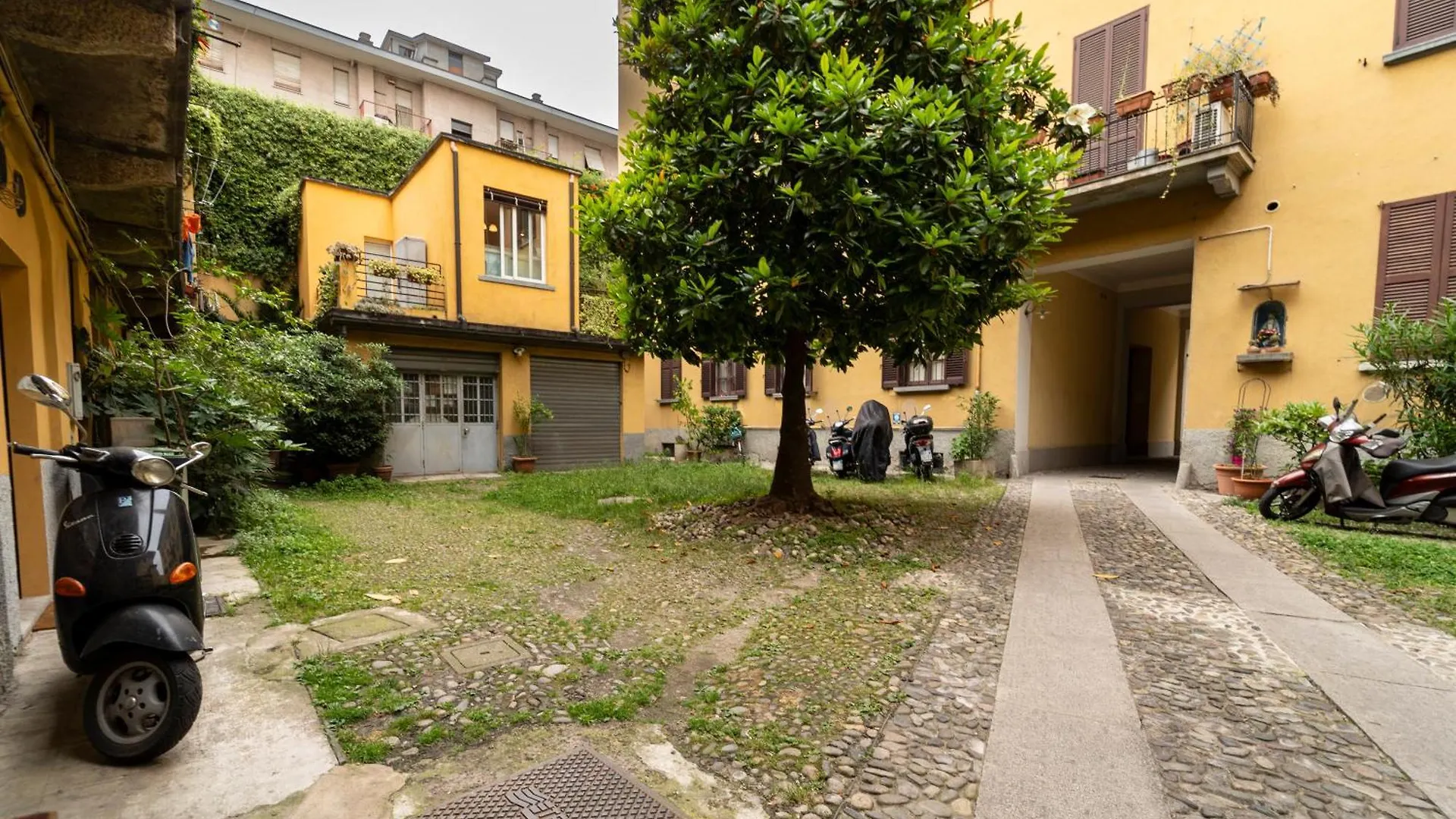 Green Terrace Studio - Milano City Center - Duomo Italy